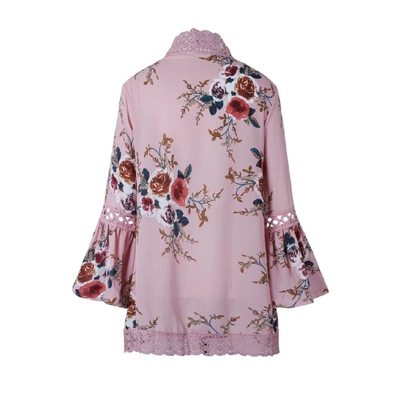 Rated 5⭐ Pink Floral Kimono - Picture 2 of 3